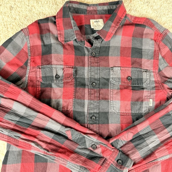 VANS Men's Size L - LARGE Long Sleeve Button Up Flannel RED PLAID w/Pocket - Picture 1 of 6